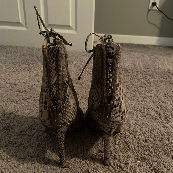 Vince Camuto Fionna Grey Snakeskin Lace Up Booties - Picture 3 of 6